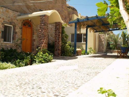 Karterados Beach Apartments