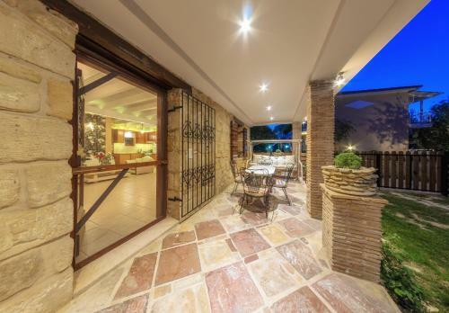 Artemis Luxury Villa