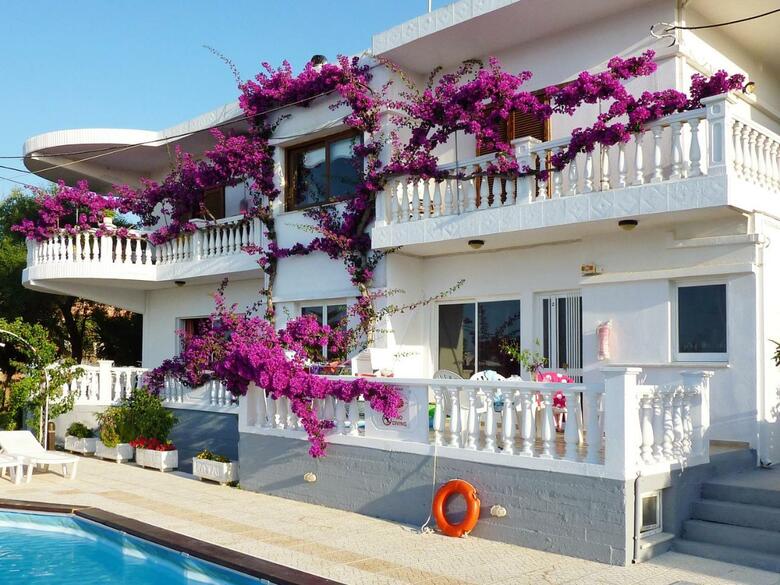 Aparthotel Rouladina Apartments