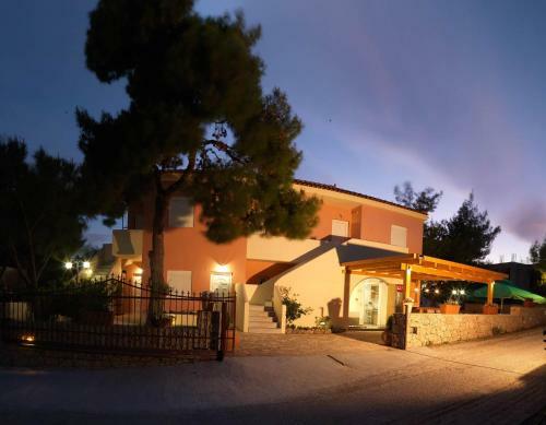 Epavlis Apartments