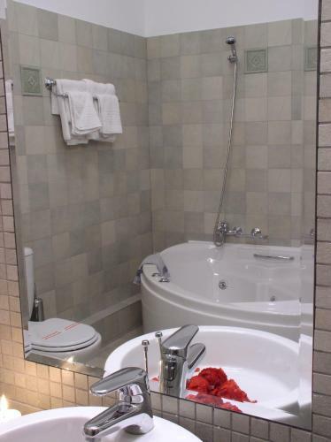 Hostal Allotino Pension