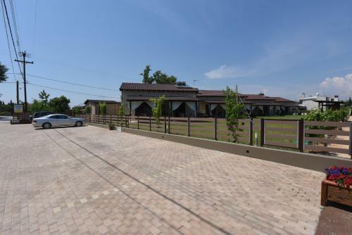 Tsimpoukas Village