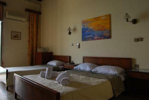 Hostal Gythion Traditional Hotel