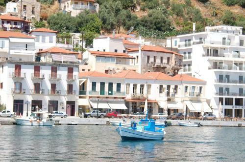 Hostal Gythion Traditional Hotel