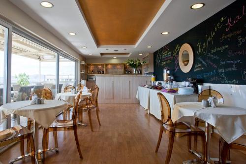 Hotel Adonis