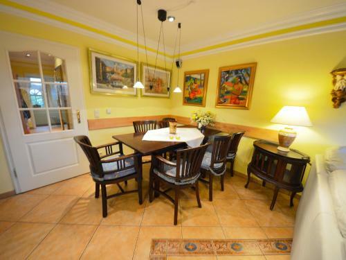 Holiday Home Boddenstrasse.7