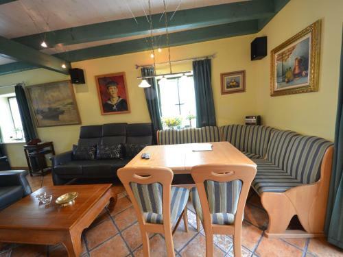 Holiday Home Boddenstrasse.1