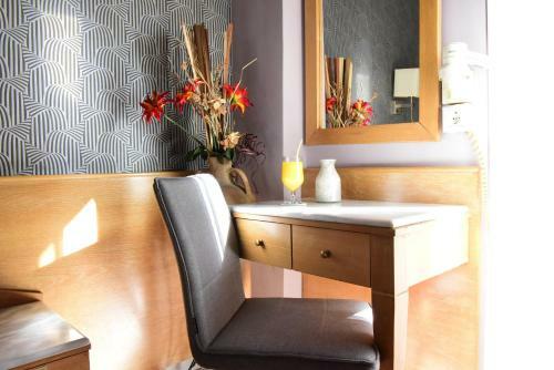 Eva Hotel Piraeus
