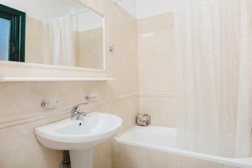 Archipelagos Apartments