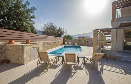 Villa Stone & Green