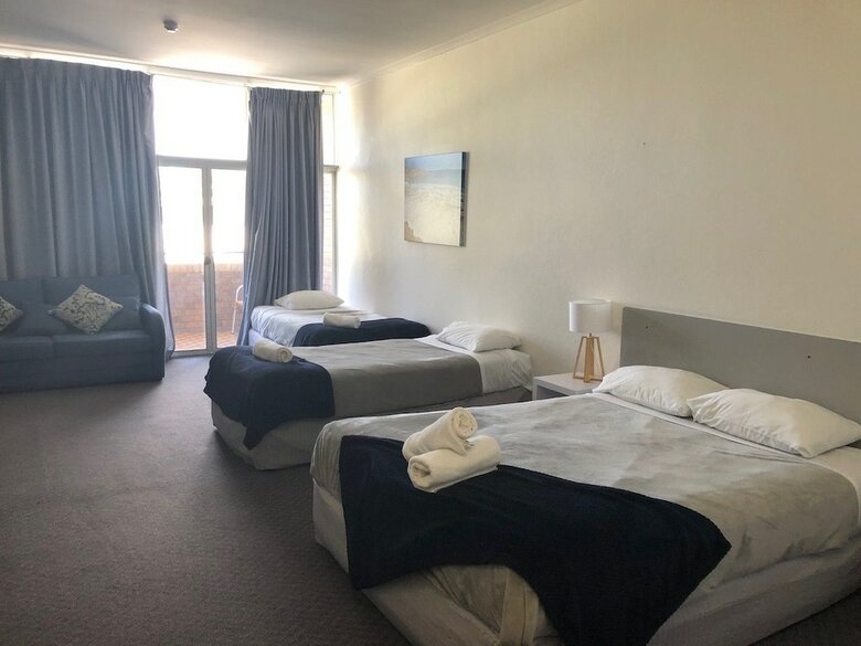 Seabreeze Beach Hotel