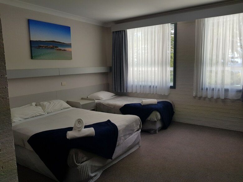 Seabreeze Beach Hotel