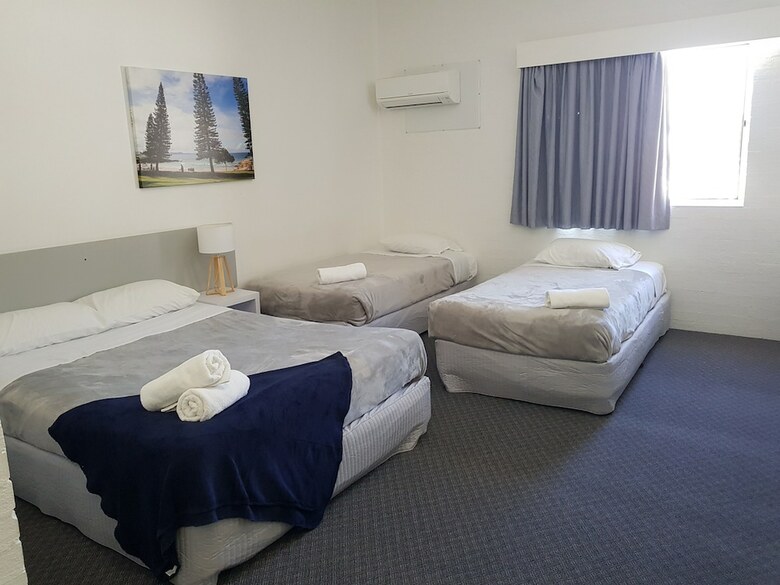 Seabreeze Beach Hotel