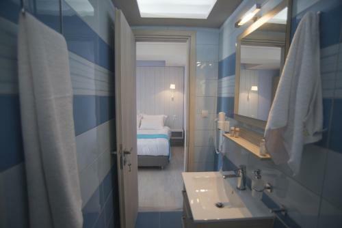 Hostal The Ionian View