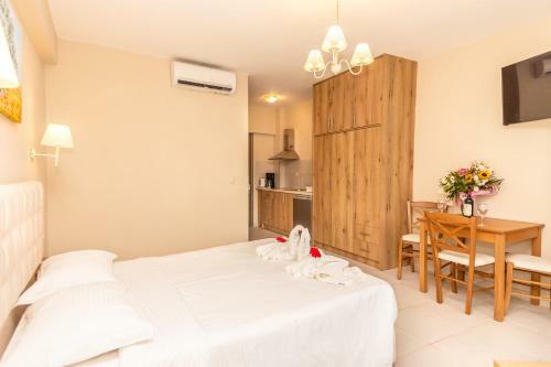 Robolla Beach Aparthotel