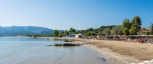 Robolla Beach Aparthotel