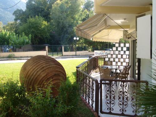 Hostal Souropanis Rental Rooms