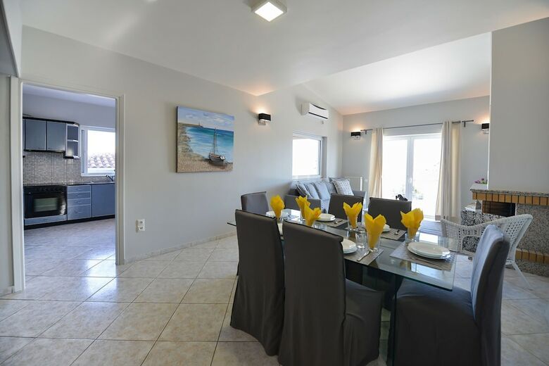 Regalo Apartments