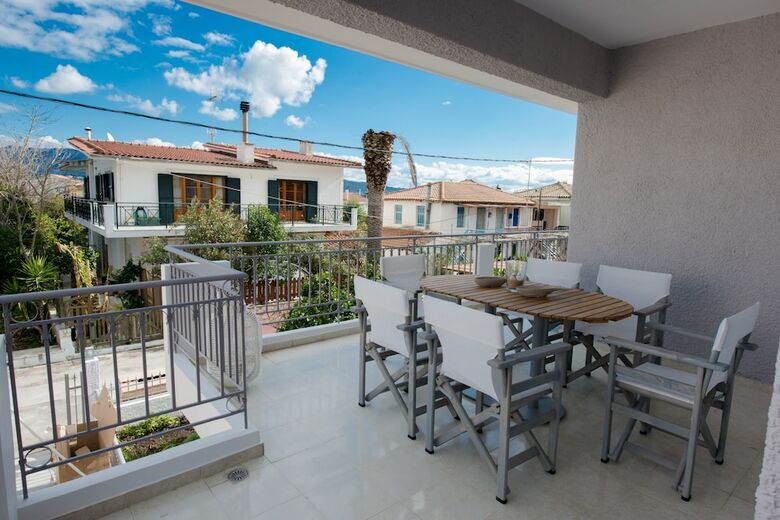 Regalo Apartments