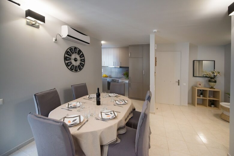 Regalo Apartments