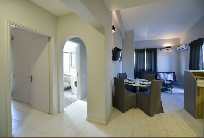 Regalo Apartments