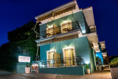 Hostal Leonidas House
