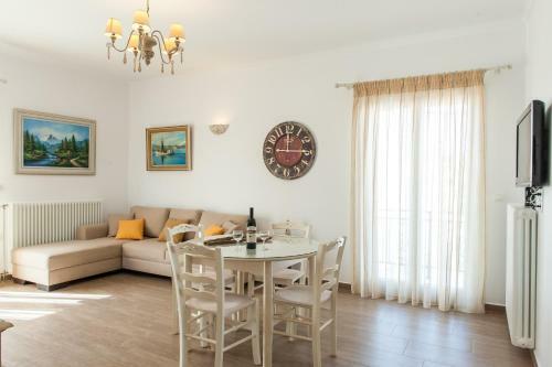 Panos Apartment Naousa