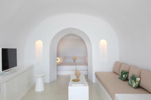 Apanema Cavehouses Santorini