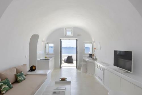 Apanema Cavehouses Santorini