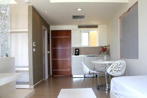 Sea Melody Beach Hotel Apartments