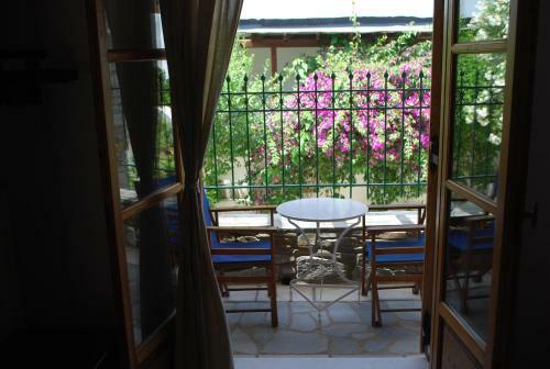 Aparthotel Siroco's Rooms And Studios