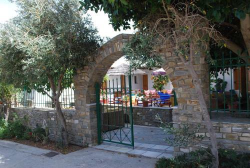 Aparthotel Siroco's Rooms And Studios