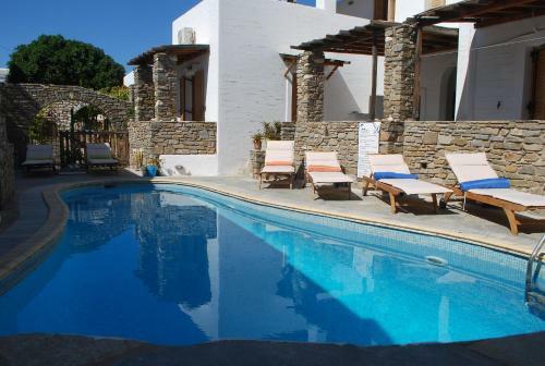 Aparthotel Siroco's Rooms And Studios