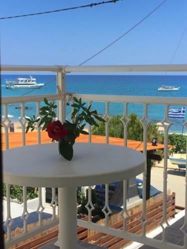 Hostal Stegna Sea & Sun