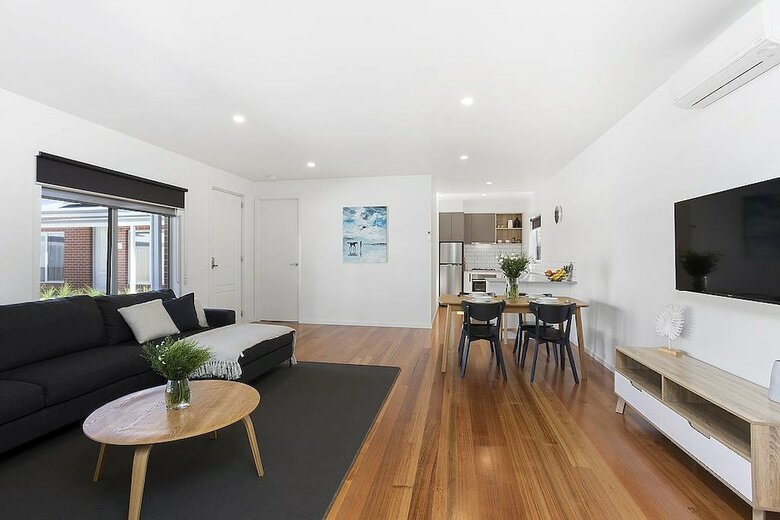 Coastal Vibe Apartments