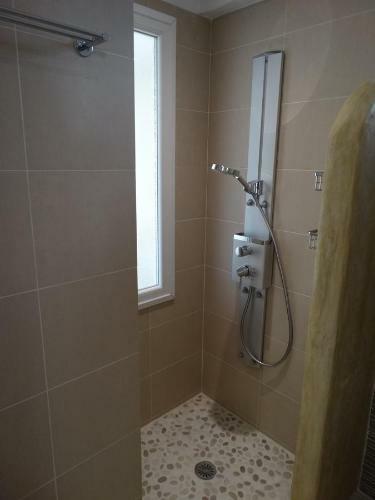 Hostal Anassa Suites