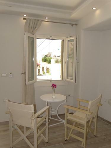 Hostal Anassa Suites