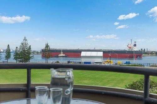 Newcastle Terraces & Apartments - Flagstaff Apartment