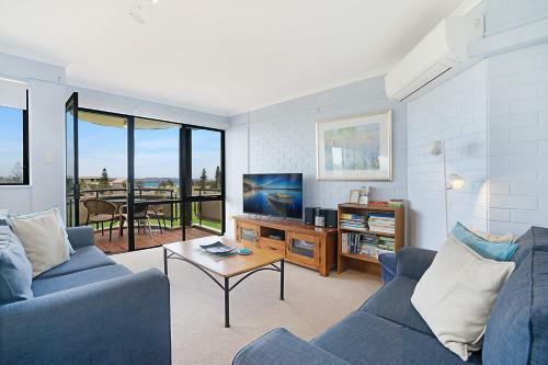 Newcastle Terraces & Apartments - Flagstaff Apartment