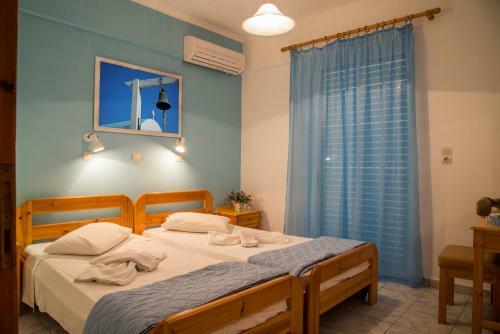 Yiannis Yard Studios & Apartments