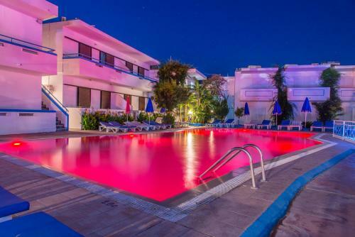 Yiannis Yard Studios & Apartments