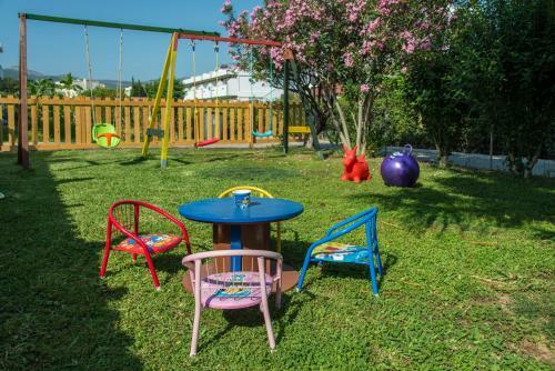 Yiannis Yard Studios & Apartments