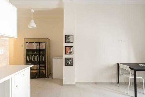 Zeus Apartment