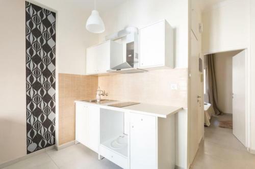 Zeus Apartment