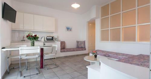 Markakis Apartments