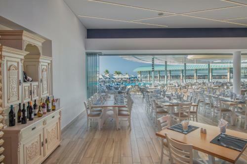 Hotel Arina Sand Resort