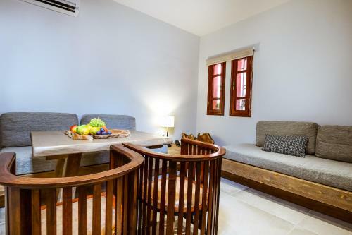 Aparthotel Anais Suites