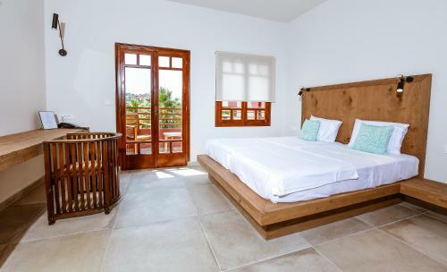Aparthotel Anais Suites