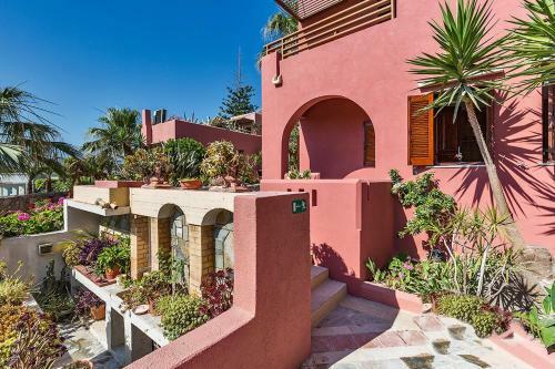 Aparthotel Anais Suites