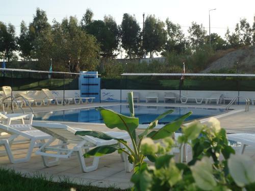 Eleni's Apartments